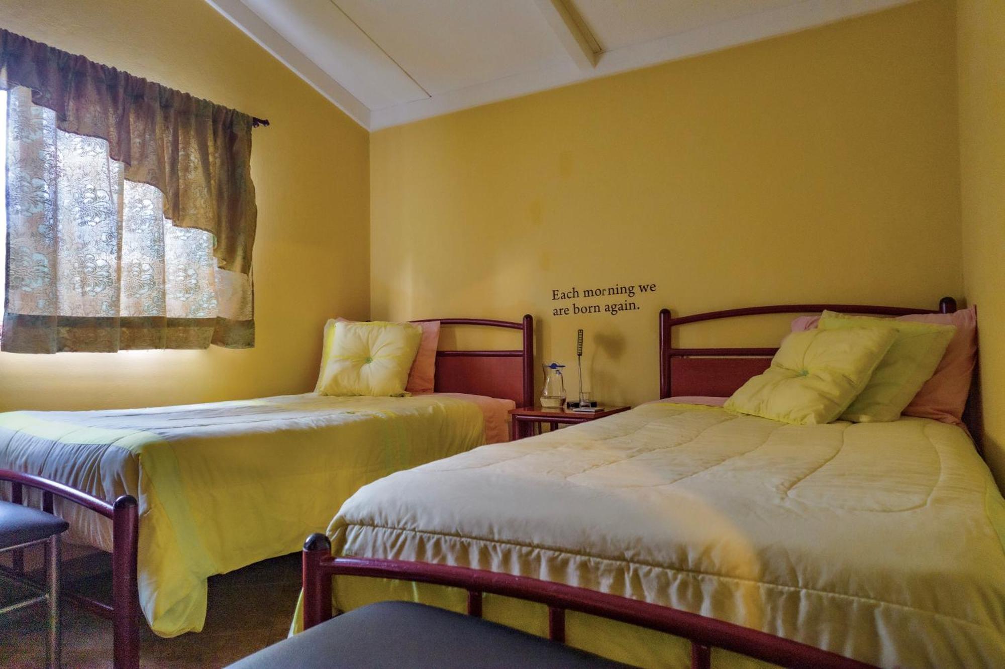 Twelve Hummingbirds Andes Retreat Hotel Paute ภายนอก รูปภาพ